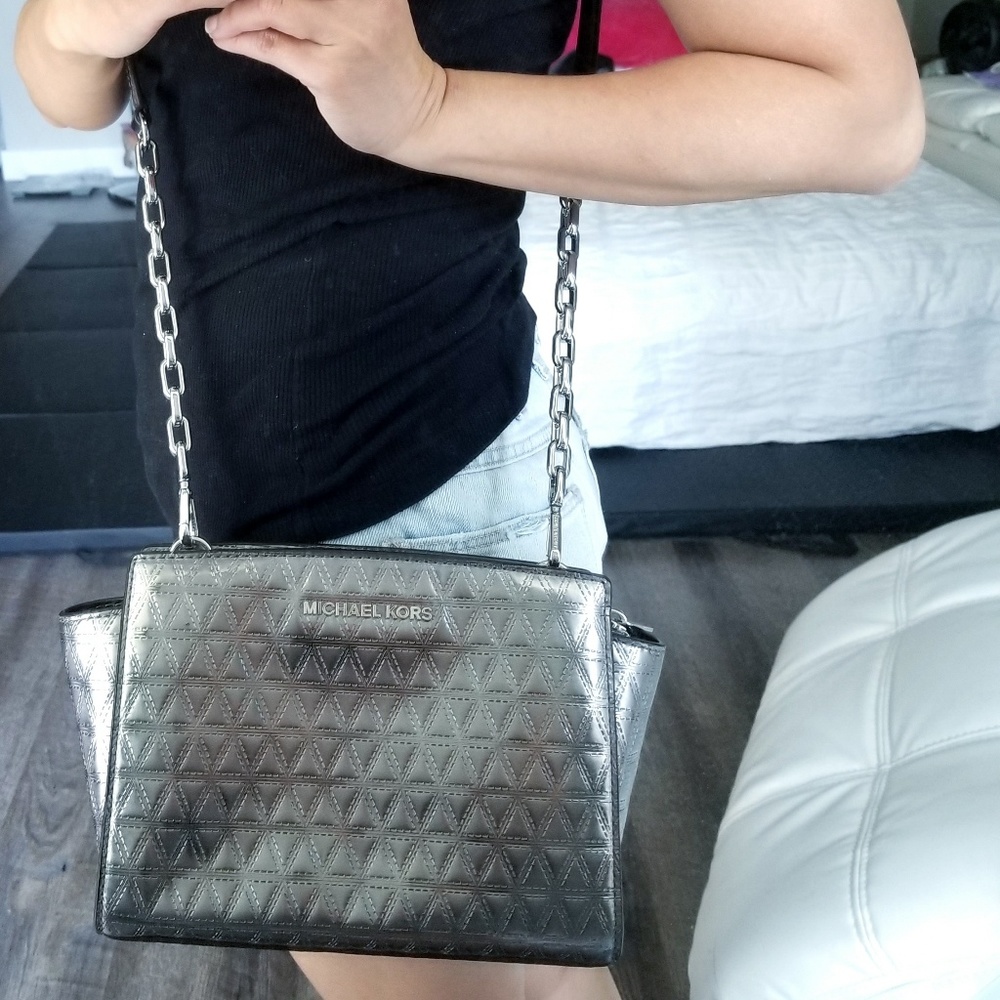 🚫SOLD🚫NWT MK SELMA CHAIN CROSSBODY - Picture 2 of 8